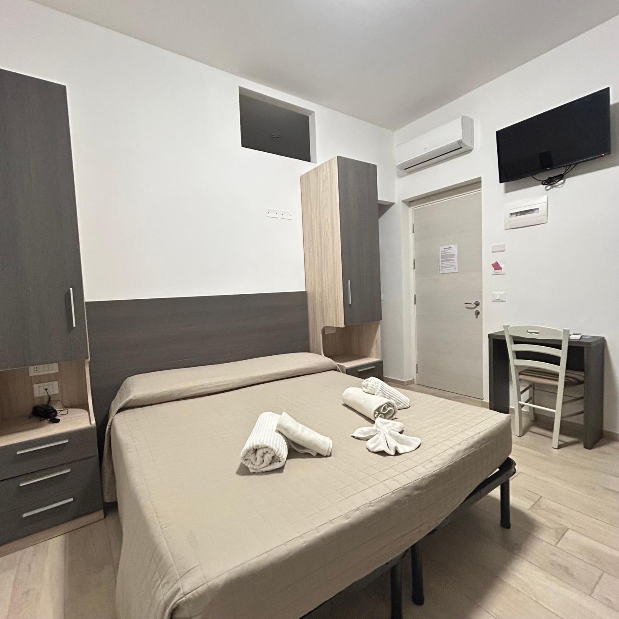 Hotel Bed And Book Rimini Kültér fotó